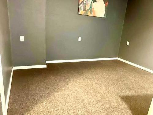 135 Crane Place, Fort Mcmurray, AB - Indoor Photo Showing Other Room