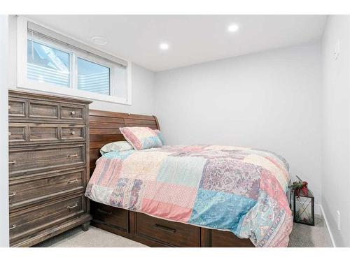 172 Siltstone Place, Fort Mcmurray, AB - Indoor Photo Showing Bedroom