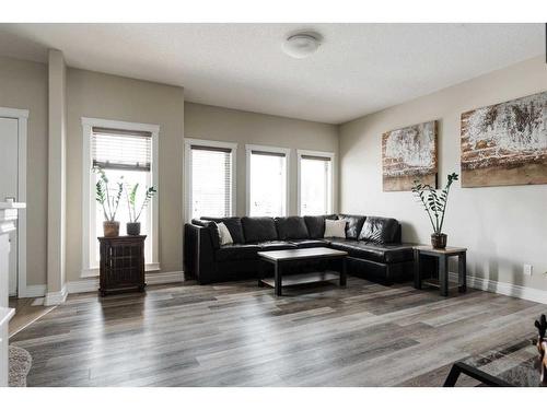 9-300 Sparrow Hawk Drive, Fort Mcmurray, AB - Indoor Photo Showing Living Room