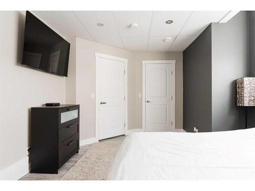 9-300 Sparrow Hawk Drive, Fort Mcmurray, AB - Indoor Photo Showing Bedroom