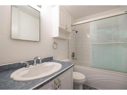 15 Maciver Street, Fort Mcmurray, AB - Indoor Photo Showing Bathroom