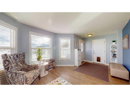 550 Athabasca Avenue, Fort Mcmurray, AB - Indoor Photo Showing Living Room