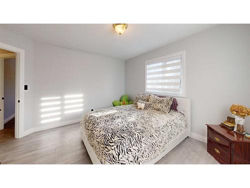125-13379 Twp Rd. 670, Lac La Biche, AB - Indoor Photo Showing Bedroom