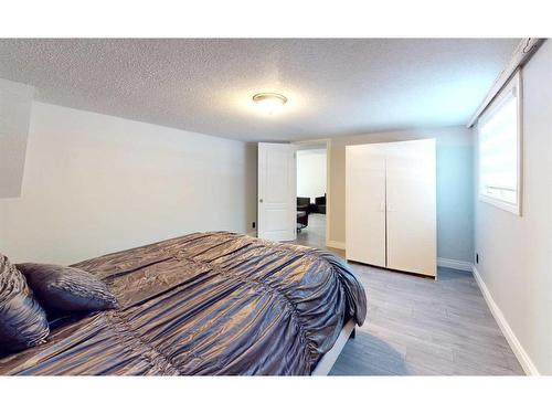 125-13379 Twp Rd. 670, Lac La Biche, AB - Indoor Photo Showing Bedroom