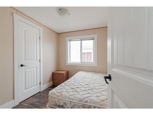 284 Cree Road, Fort Mcmurray, AB - Indoor Photo Showing Bedroom