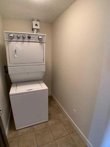 2407-135B Sandpiper Road, Fort Mcmurray, AB - Indoor Photo Showing Laundry Room