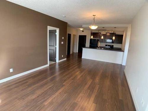 2407-135B Sandpiper Road, Fort Mcmurray, AB - Indoor Photo Showing Living Room