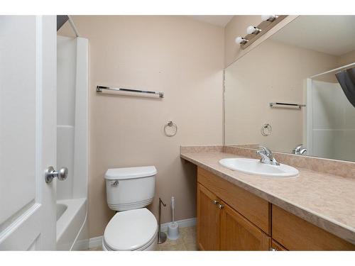 128 Paris Crescent, Fort Mcmurray, AB - Indoor Photo Showing Bathroom