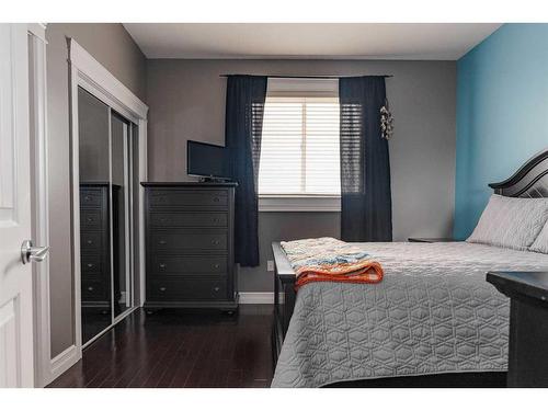 111 Crane Place, Fort Mcmurray, AB - Indoor Photo Showing Bedroom