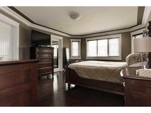 111 Crane Place, Fort Mcmurray, AB - Indoor Photo Showing Bedroom