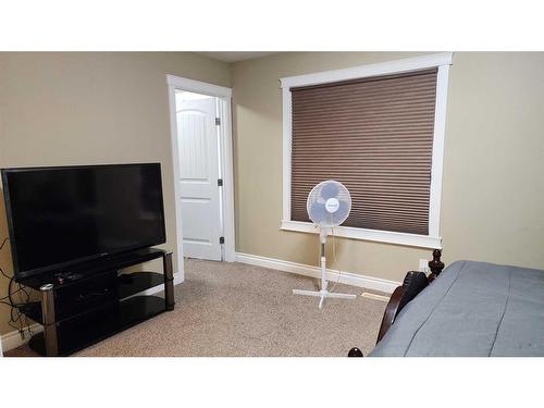 6-300 Sparrow Hawk Drive, Fort Mcmurray, AB - Indoor Photo Showing Bedroom