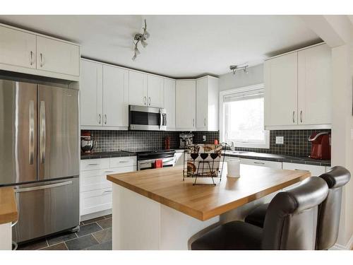 136 Brosseau Crescent, Fort Mcmurray, AB - Indoor Photo Showing Kitchen