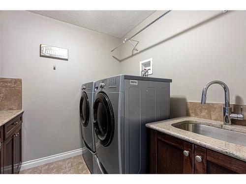 128 Sandhill Place, Fort Mcmurray, AB - Indoor Photo Showing Laundry Room