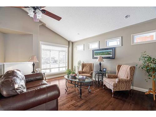 128 Sandhill Place, Fort Mcmurray, AB - Indoor Photo Showing Living Room