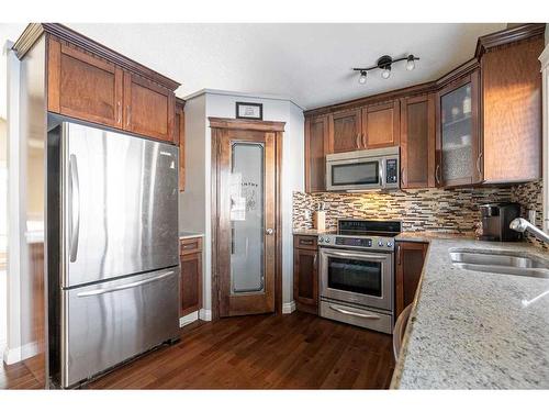 128 Sandhill Place, Fort Mcmurray, AB - Indoor Photo Showing Kitchen With Stainless Steel Kitchen With Double Sink