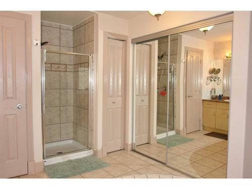 104-9918 Gordon Avenue, Fort Mcmurray, AB - Indoor Photo Showing Bathroom