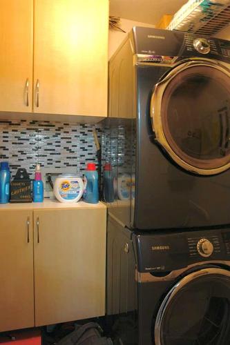 104-9918 Gordon Avenue, Fort Mcmurray, AB - Indoor Photo Showing Laundry Room