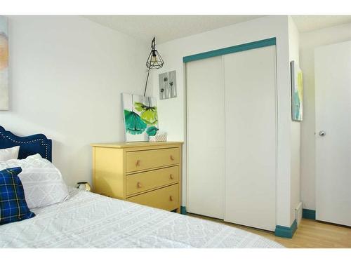 152 Williscroft Place, Fort Mcmurray, AB - Indoor Photo Showing Bedroom