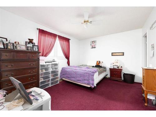 177 Sifton Avenue, Fort Mcmurray, AB - Indoor Photo Showing Bedroom