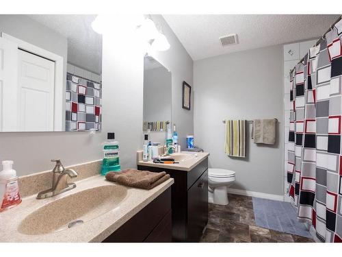 177 Sifton Avenue, Fort Mcmurray, AB - Indoor Photo Showing Bathroom