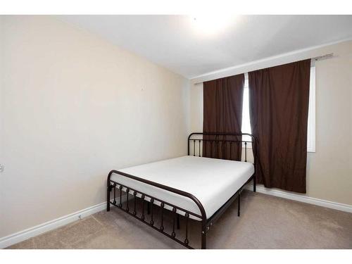 240 Comeau Crescent, Fort Mcmurray, AB - Indoor Photo Showing Bedroom