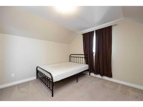 240 Comeau Crescent, Fort Mcmurray, AB - Indoor Photo Showing Bedroom