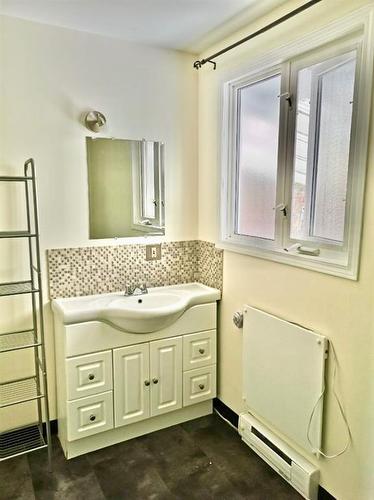 422-13441 Twp Rd 655A, Lac La Biche, AB - Indoor Photo Showing Bathroom