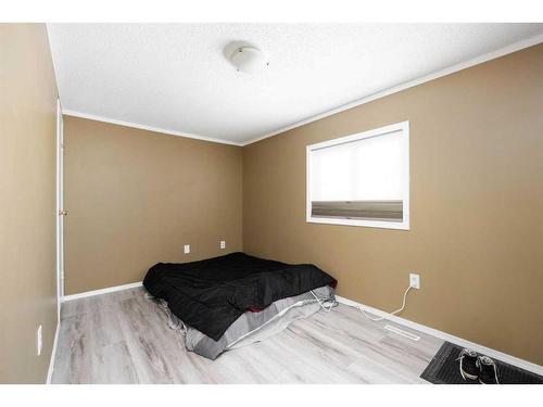 148 Greenbriar Bay, Fort Mcmurray, AB - Indoor Photo Showing Bedroom