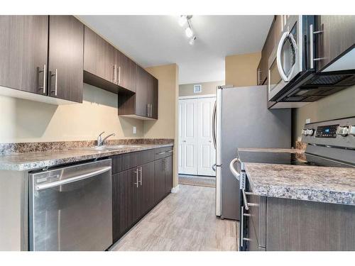 1028-201 Abasand Drive, Fort Mcmurray, AB - Indoor Photo Showing Kitchen