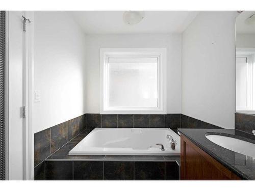148 Grosbeak Way, Fort Mcmurray, AB - Indoor Photo Showing Bathroom