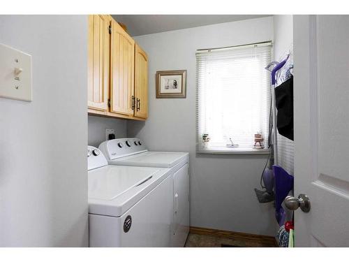 287 Cornwall Drive, Fort Mcmurray, AB - Indoor Photo Showing Laundry Room