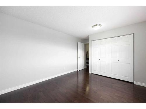 287 Cornwall Drive, Fort Mcmurray, AB - Indoor Photo Showing Other Room