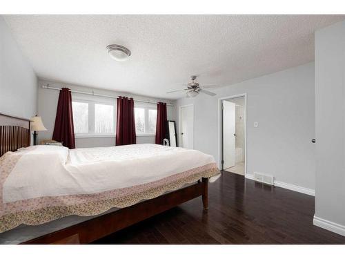287 Cornwall Drive, Fort Mcmurray, AB - Indoor Photo Showing Bedroom