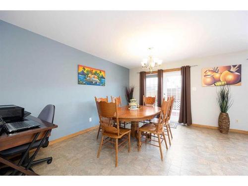287 Cornwall Drive, Fort Mcmurray, AB - Indoor Photo Showing Dining Room