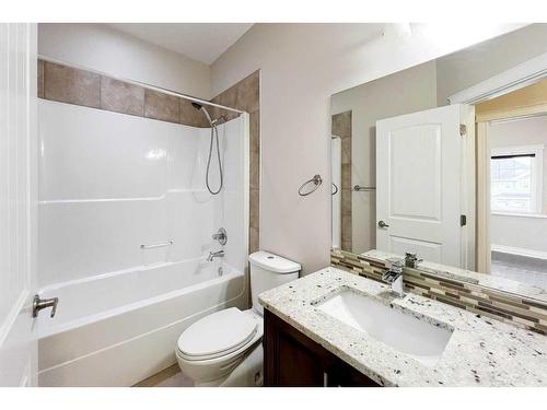 205 Heritage Drive, Fort Mcmurray, AB - Indoor Photo Showing Bathroom