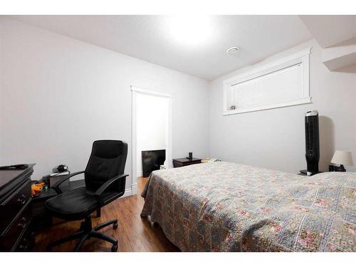 205 Heritage Drive, Fort Mcmurray, AB - Indoor Photo Showing Bedroom