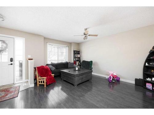 193 Riverstone Ridge, Fort Mcmurray, AB - Indoor Photo Showing Living Room