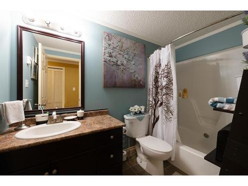 185 Card Crescent, Fort Mcmurray, AB - Indoor Photo Showing Bathroom