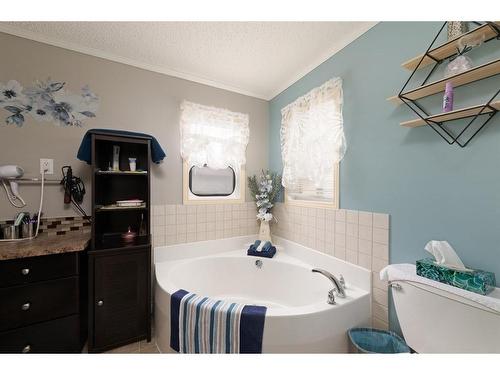 185 Card Crescent, Fort Mcmurray, AB - Indoor Photo Showing Bathroom
