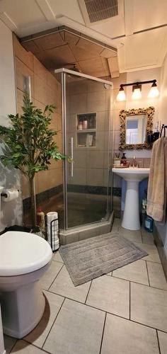 172005 Hwy 55, Atmore, AB - Indoor Photo Showing Bathroom