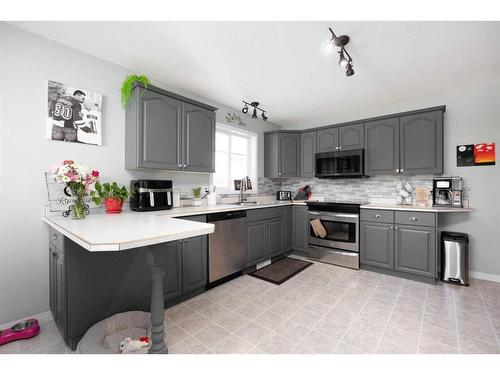170 St. Laurent Way, Fort Mcmurray, AB - Indoor Photo Showing Kitchen With Upgraded Kitchen
