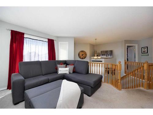 170 St. Laurent Way, Fort Mcmurray, AB - Indoor Photo Showing Living Room