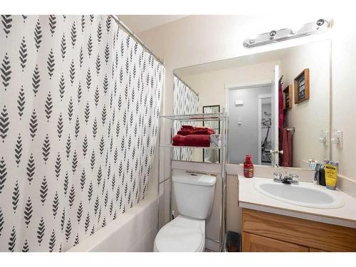 170 St. Laurent Way, Fort Mcmurray, AB - Indoor Photo Showing Bathroom