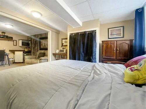 23 Moberly Crescent, Fort Mcmurray, AB - Indoor Photo Showing Bedroom