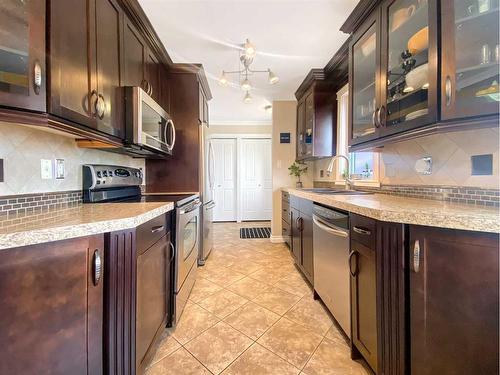 23 Moberly Crescent, Fort Mcmurray, AB - Indoor Photo Showing Kitchen