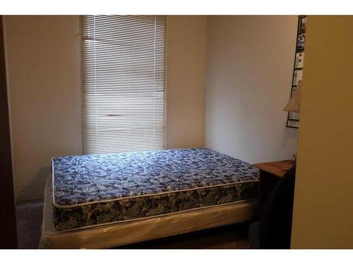 1600-21 Macdonald Drive, Fort Mcmurray, AB - Indoor Photo Showing Bedroom