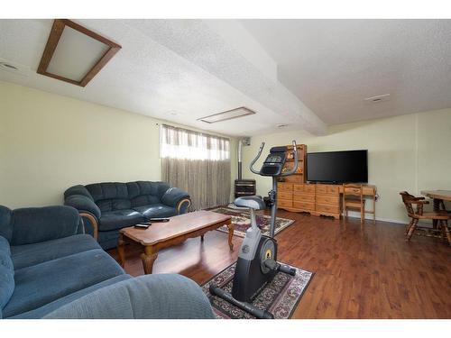 104 Simpson Way, Fort Mcmurray, AB - Indoor Photo Showing Other Room
