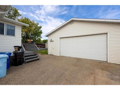 104 Simpson Way, Fort Mcmurray, AB - Outdoor With Exterior