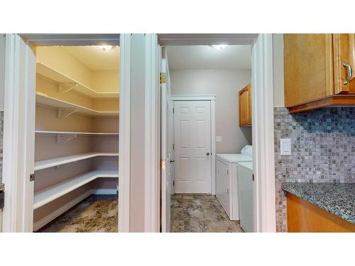 125 Paris Crescent, Fort Mcmurray, AB - Indoor Photo Showing Laundry Room