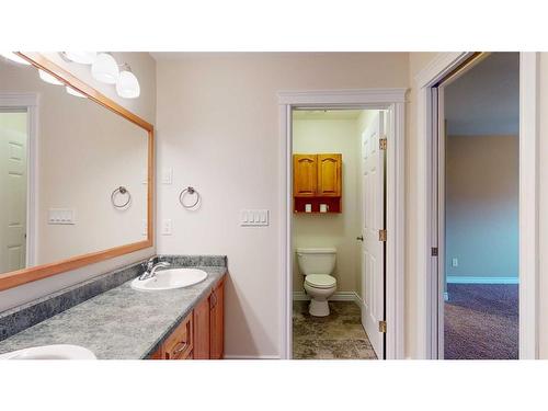 125 Paris Crescent, Fort Mcmurray, AB - Indoor Photo Showing Bathroom